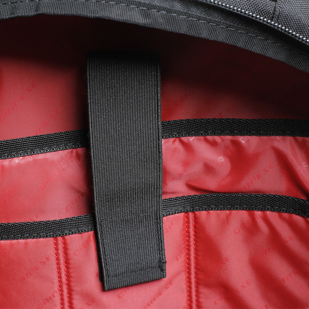 d-quad-backpack-black-red (1)